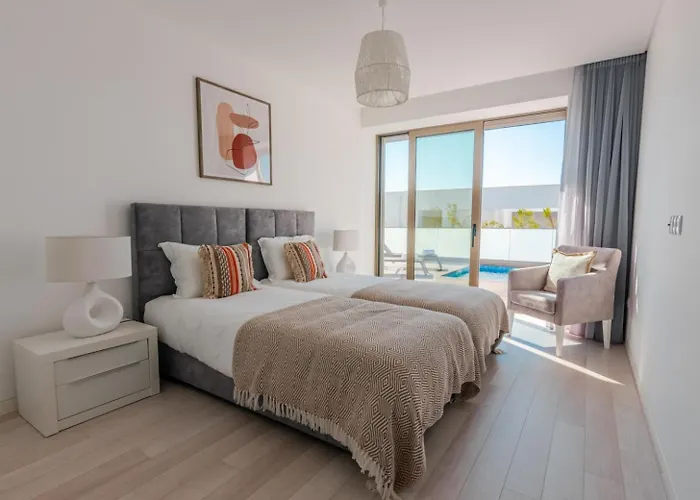 Villa Panoramic Linked With Private Pool - 12a *