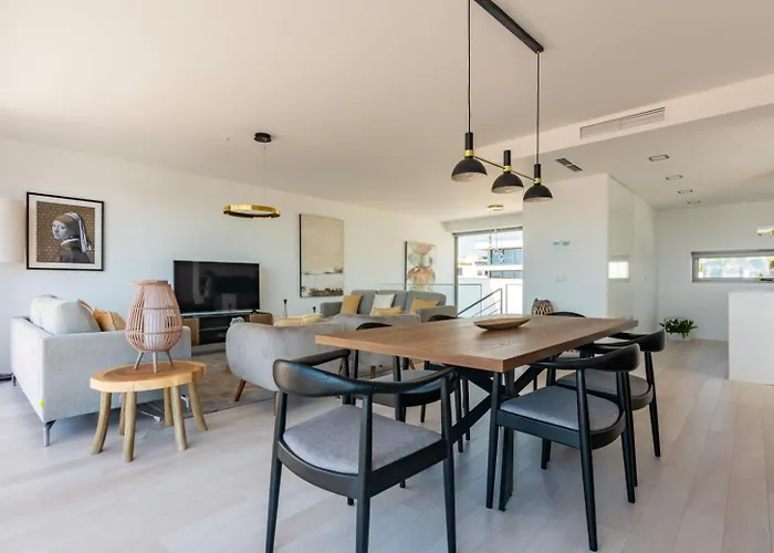 Panoramic Linked With Private Pool - 12a Villa *