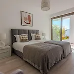 Villa Panoramic Linked With Private Pool - 12a *