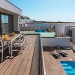 Panoramic Linked With Private Pool - 12a *