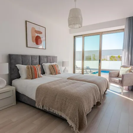 וילה Panoramic Linked With Private Pool - 12a *